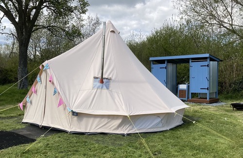 Westbrook Court Cabin | Glamping at The Homestead - Ensuite bell tent