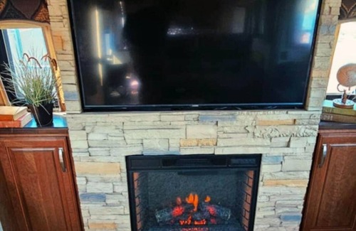 Pueblo West House | Glamping by the Lake in Tranquil Pueblo West with AC