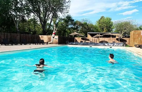Mirepeisset House | Glamping Lodge PREMIUM RIVER 27m² - 2 bedrooms - TV - air conditioning - covered terrace - river view - sleeps 4