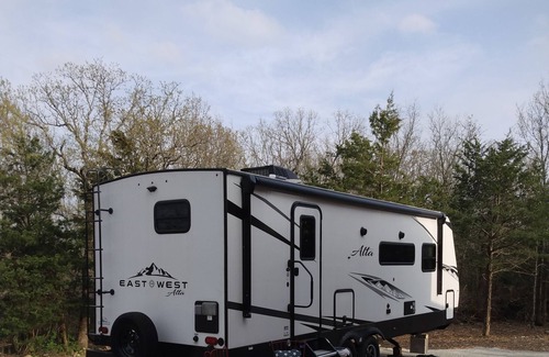 Yellville House | Glamping on a Mountain. The wilderness and beauty of the Ozarks, with Internet!