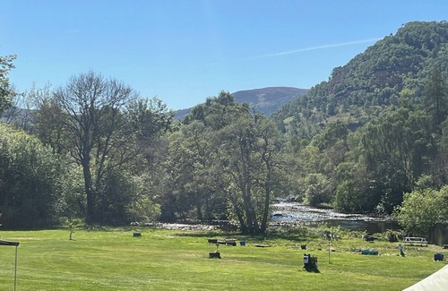 Contin Cabin | Glamping Pod - Sleeps 2 - Garden - Parking - Wifi