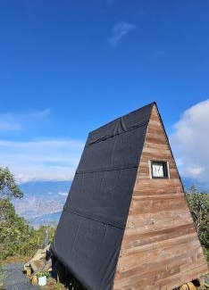 El Rosario Ski Chalet | Glamping SABIA con Wifi, fogata y vistas de Medellín