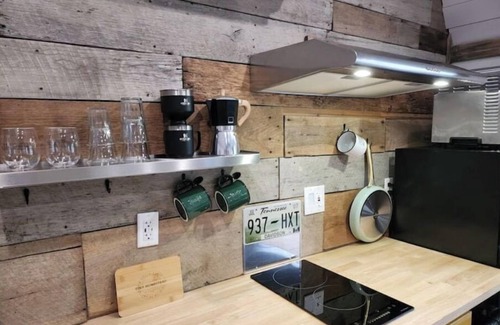 Silver Point Cabin | Glamping Tiny Home near Center Hill Lake