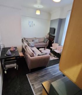 Wolverhampton Apartment | glamsflat troccadero