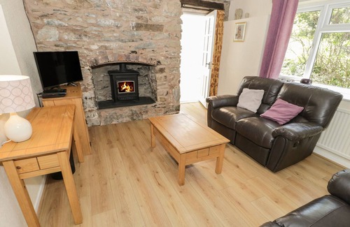 Abergele Cottage | GLAN Y GORS COTTAGE, pet friendly, with open fire in Eglwysbach