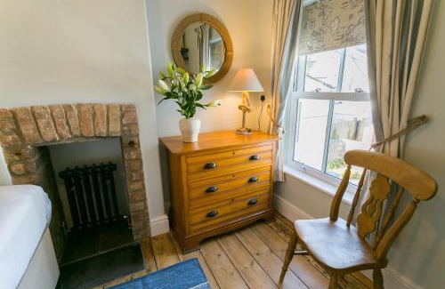 Beaumaris House | Glan Y Mor