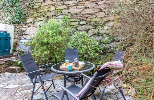 Polruan Apartment | Glanmor South - Two Bedroom Apartment, Sleeps 3