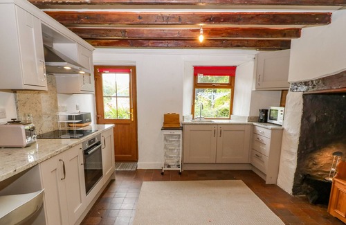 Aberdaron Cottage | GLANRAFON, pet friendly, character holiday cottage in Aberdaron