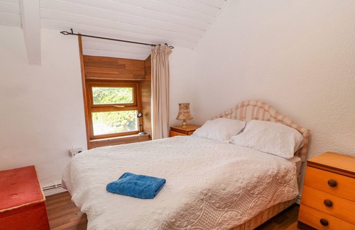 Aberdaron Cottage | GLANRAFON, pet friendly, character holiday cottage in Aberdaron