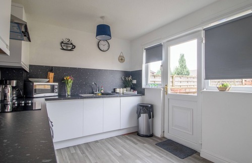 Tollcross House | Glasgow, spacious 2 bed house, suitable for family and contractors