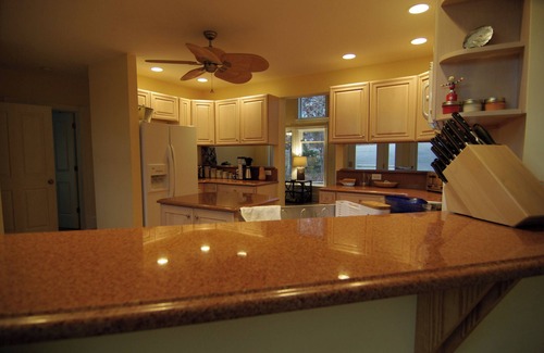 Dovey Luck House | Glass House on Lake Anna - Lakefront house with private dock
