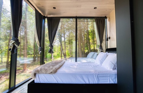 Windham Condo | GLASS MIRROR CABIN - HAUS WINDHAM