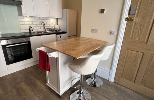 Glastonbury Apartment | Glastonbury Getaway - Ground Floor, 1 BD Apt, Sleeps 3