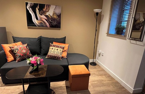 Glastonbury Apartment | Glastonbury Mystic Vault - 1 Bedroom Split Level, Sleeps 3