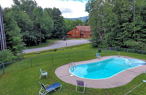 Killington House | Glazebrook F5 Townhome 1 mile from Snowshed, walking distance to night clubs