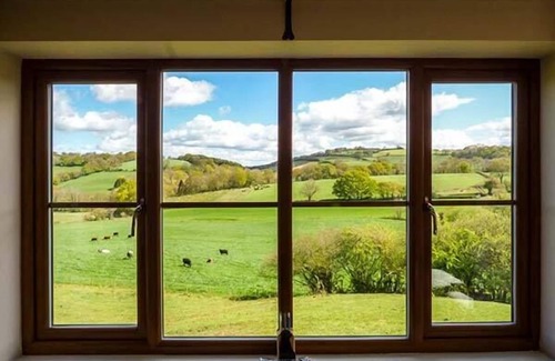 Coed-Y-Paen Cottage | GLEBE FARM COTTAGE, family friendly, with a garden in Llandegveth