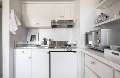 Glen Arbor Apartment | Glen Arbor Riverfront Retreat: Steps to Beach!