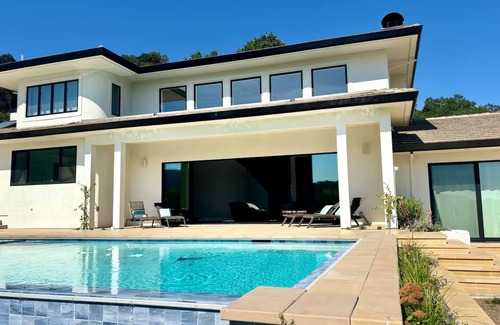 Glen Ellen House | Glen Ellen Oasis With Stunning Views