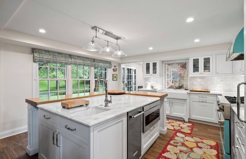 Williams Bay House | Glen Flora on Geneva | Private Pier | Geneva Lakefront | Luxury | Guest House | Monthly Stays