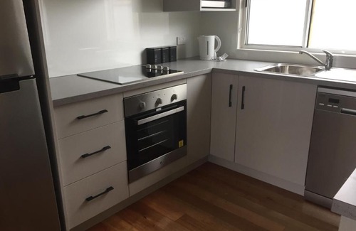 Strahan Apartment | Glenaire apartments at Pontifex