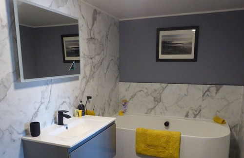 Aberaeron Apartment | Glenara: Luxury Holiday Apartment in the centre of Aberaeron
