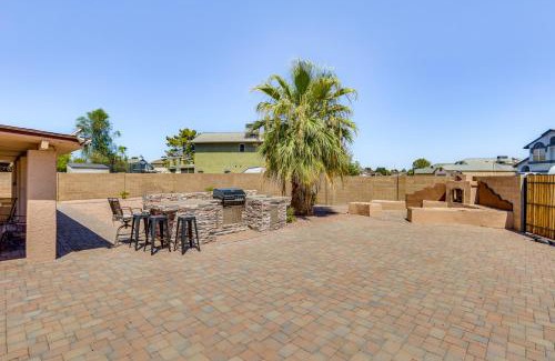 La Buena Vida House | Glendale Gem Outdoor Pool Table and Kitchen!