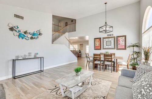 La Buena Vida House | Glendale Gem Outdoor Pool Table and Kitchen!