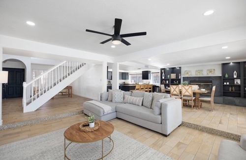 Glendale House | Glendale Getaway Huge Pool Games Nice View Balcony