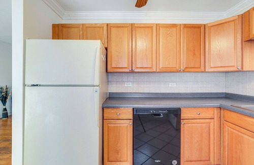 Glendale Heights House | Glendale Heights Home with Office and Backyard!