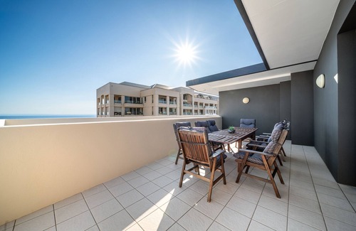 Glenelg Apartment | Glenelg Seaview Penthouse: Perfect for your next getaway!