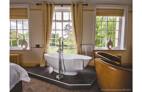 Cheltenham House | Glenfall House and in house caterer for Cheltenham races