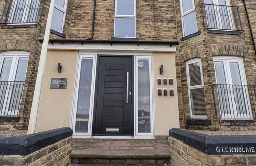 Redcar Cottage | GLENHOLME APARTMENT 2, pet friendly in Redcar