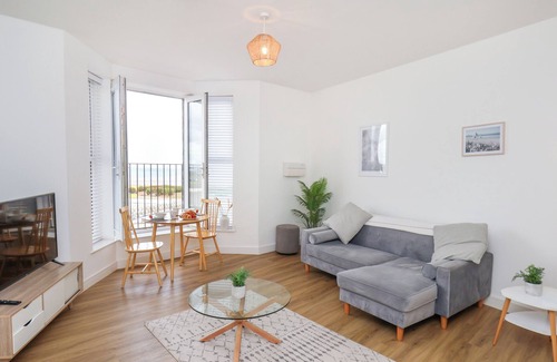 Redcar Cottage | GLENHOLME APARTMENT 4, pet friendly in Redcar