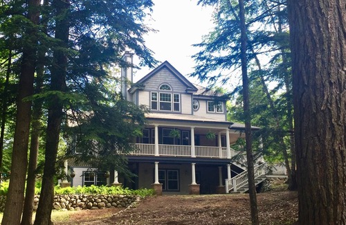 Harbor Springs House | Glenn Drive Suite Spot - 5BDR 4.5BATH - Private, Walk to town