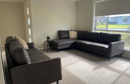 Boorooma House | Glen’s Everyday Stay