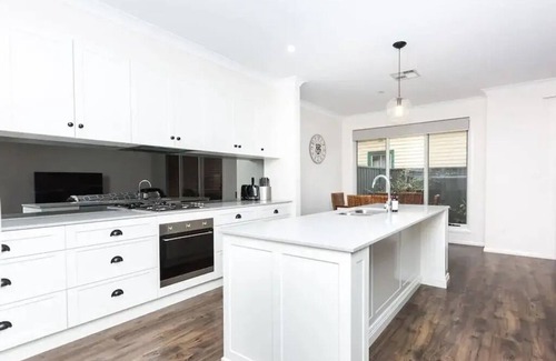 Wagga Wagga Apartment | Glen’s Inner City Escape - CBD Central