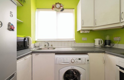 Deptford Apartment | Glenville Apartment