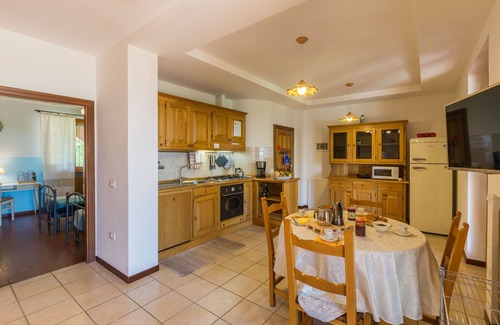 Mondavio Apartment | Glicine apartment in Agriturismo Villa Beatrice, just 15 minutes from the beach