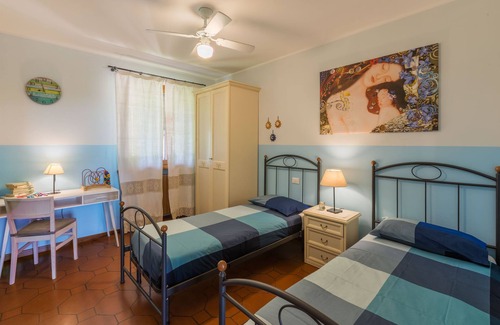 Mondavio Apartment | Glicine apartment in Agriturismo Villa Beatrice, just 15 minutes from the beach