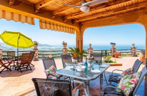 Motril Villa | Global El Nido - By Global Rental Holidays 5143