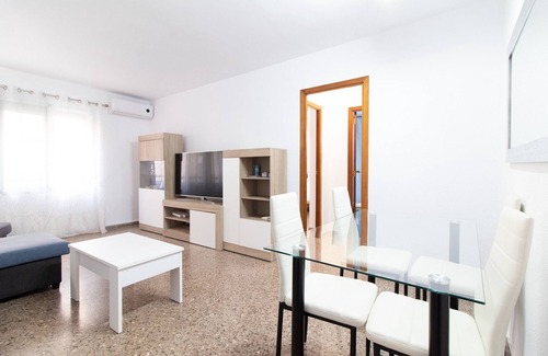 Sagunto Apartment | Global Properties: Practical apartment for 6 people in Puerto Sagunto