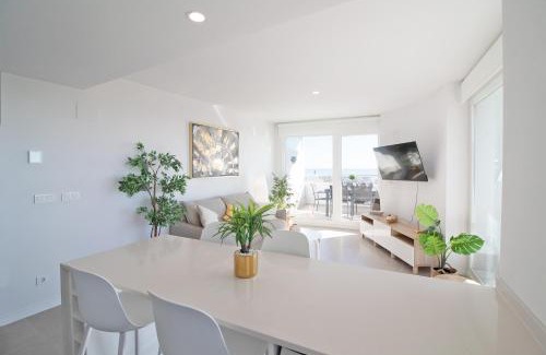 Canet de Berenguer Apartment | Global Properties, Apartamento con amplia terraza con vistas al mar