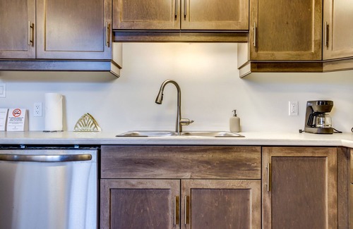 Port Elgin Condo | GLOBALSTAY. New 4Bd Basement in Port Elgin. Close to the Beach