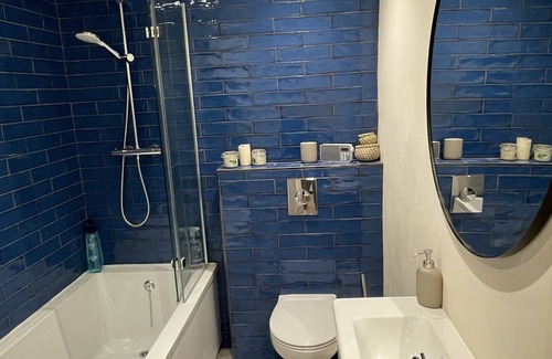 Glastonbury Apartment | Globe Apartments - Self contained
