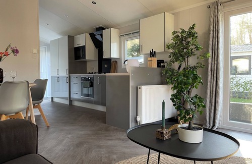 Bosgebied Hoenderloo Ski Chalet | Gloednieuwe, Luxe Chalet op de Veluwe in Bosrijke Omgeving