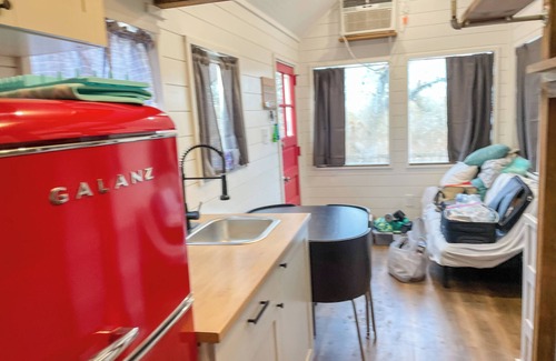 Eastland Cabin | Glorious 3 Lake Eastland Glamping Tiny Town Wyld Byrd