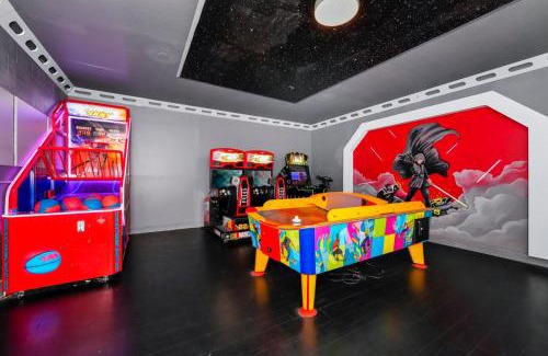 West Kissimmee House | Glorious Home Near Disney With Game Room, Themed Rooms, Waterpark & Resort Access At Encore Resorts Reunion - 7643Wi