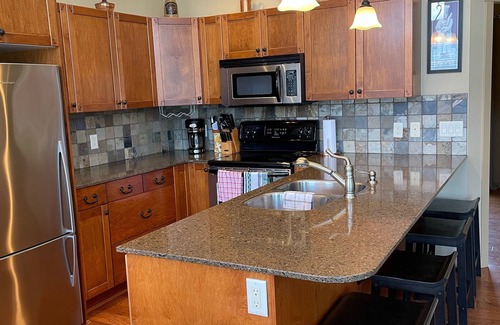 Central Okanagan House | Glorious Lake View 2 Bedroom plus flex room Vacation Home.