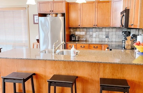 Central Okanagan House | Glorious Lake View 2 Bedroom plus flex room Vacation Home.