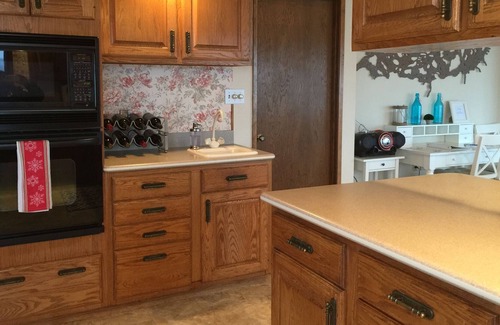 Langley House | Glorious Sunrises, Eagles & Seals! Waterfront Home right in Downtown Langley!